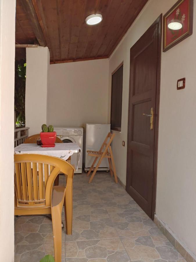 Tomor Shehu Guest House Берат Экстерьер фото