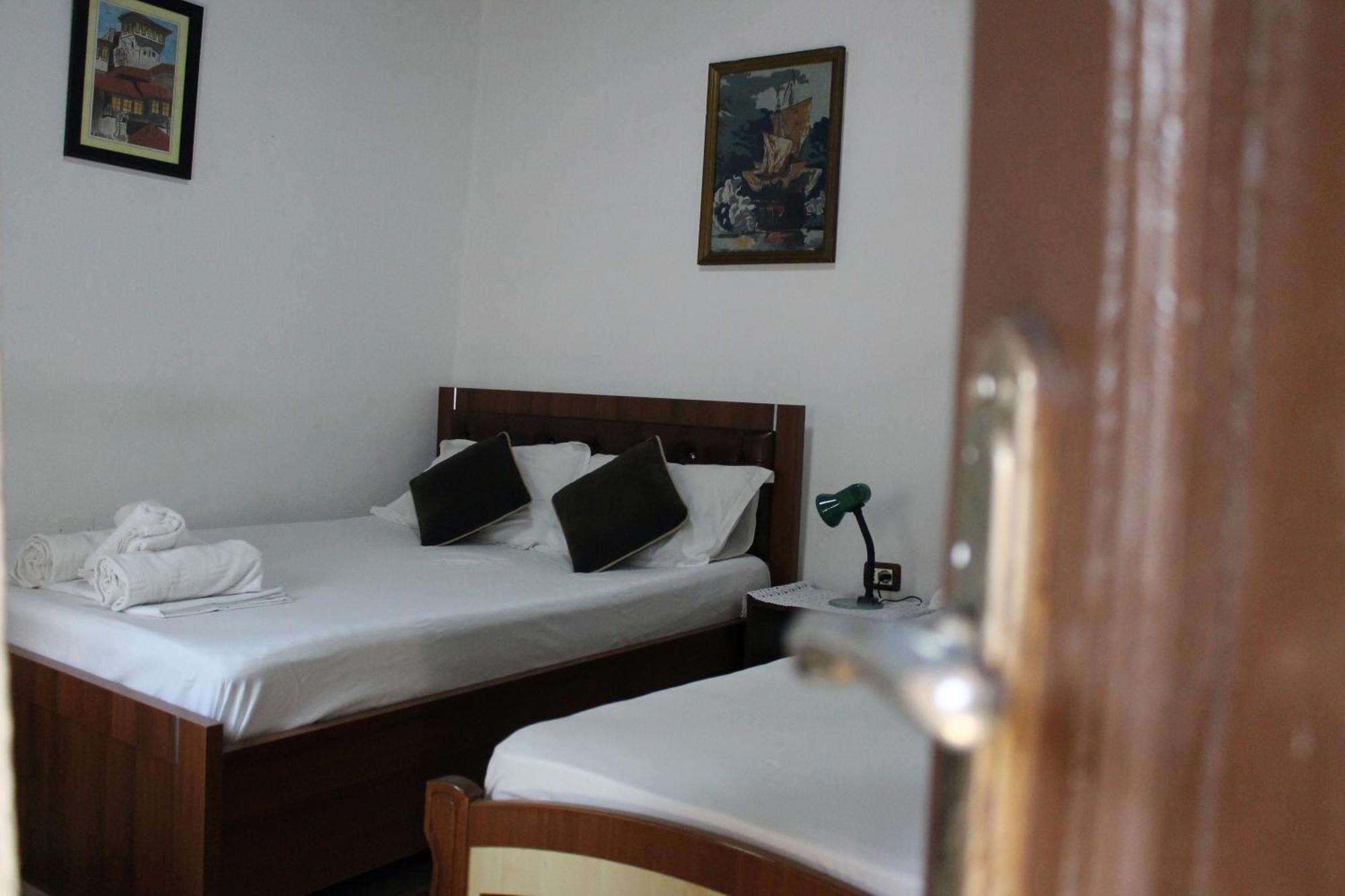 Tomor Shehu Guest House Берат Экстерьер фото