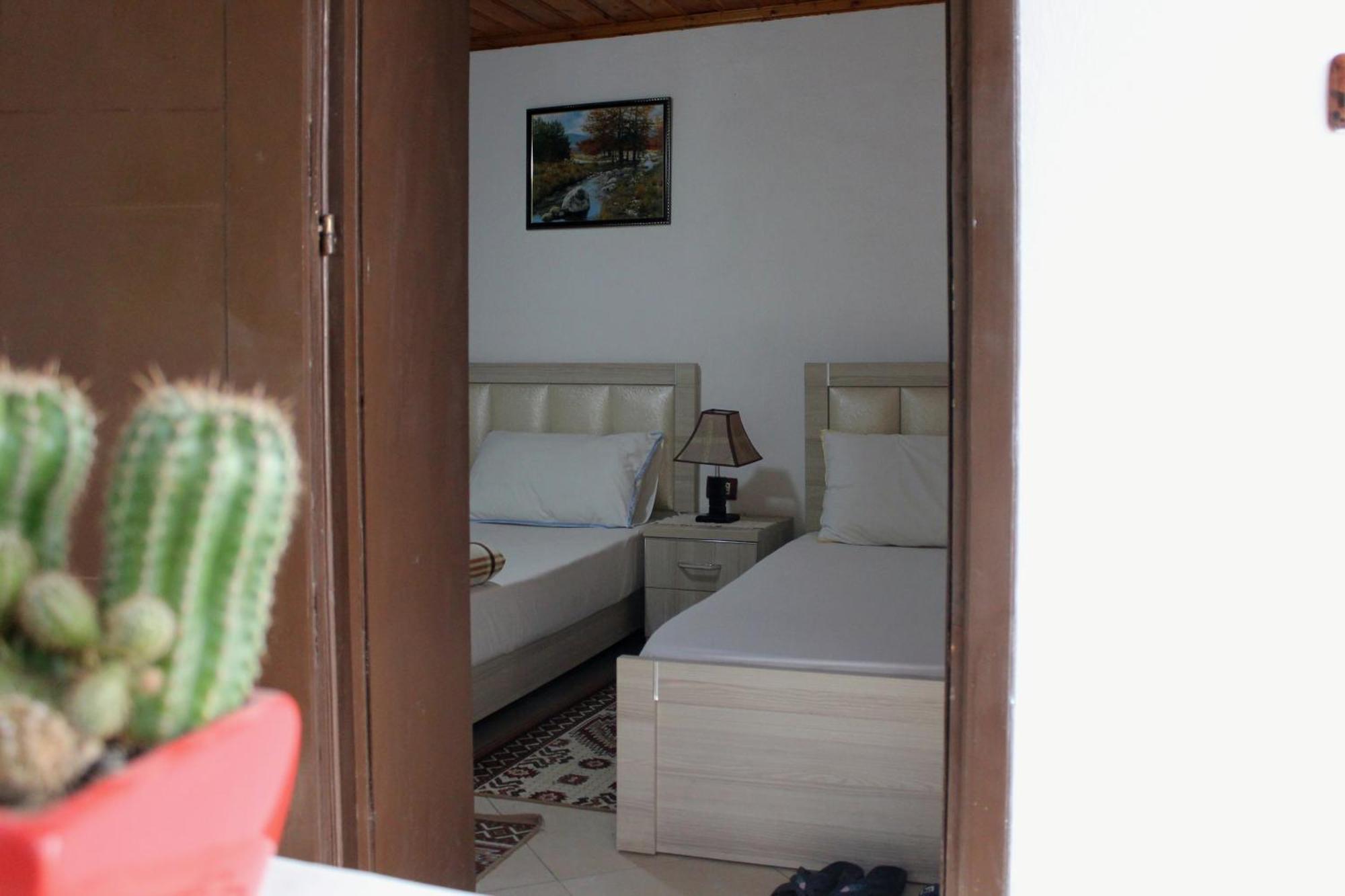 Tomor Shehu Guest House Берат Экстерьер фото