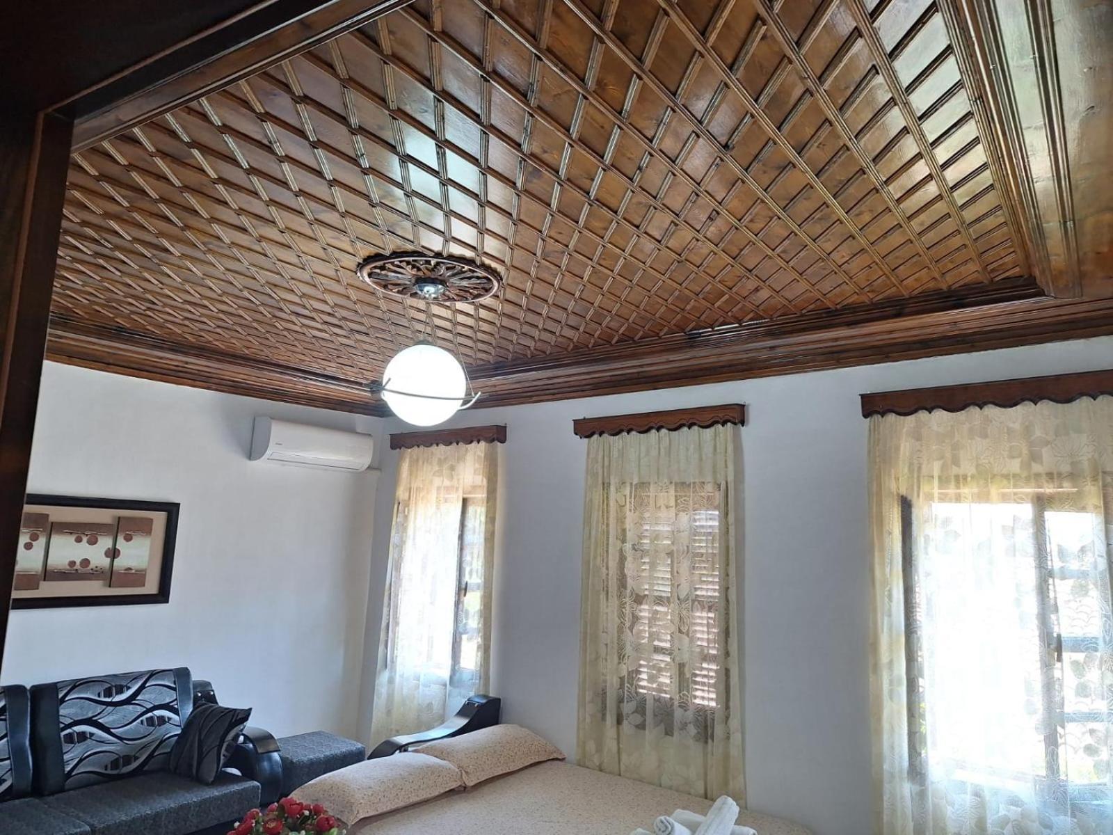 Tomor Shehu Guest House Берат Экстерьер фото