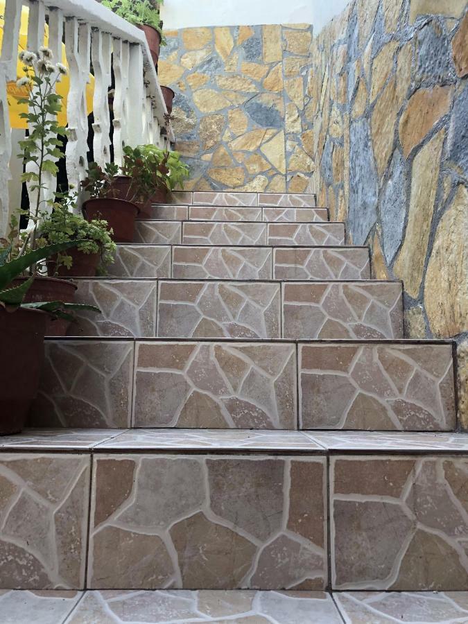 Tomor Shehu Guest House Берат Экстерьер фото