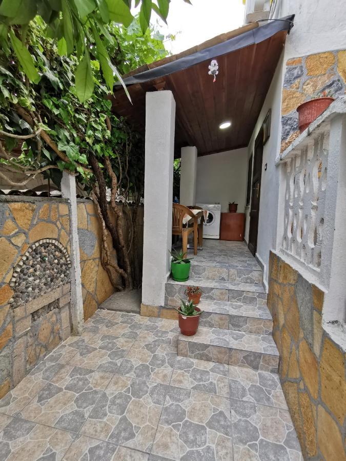 Tomor Shehu Guest House Берат Экстерьер фото