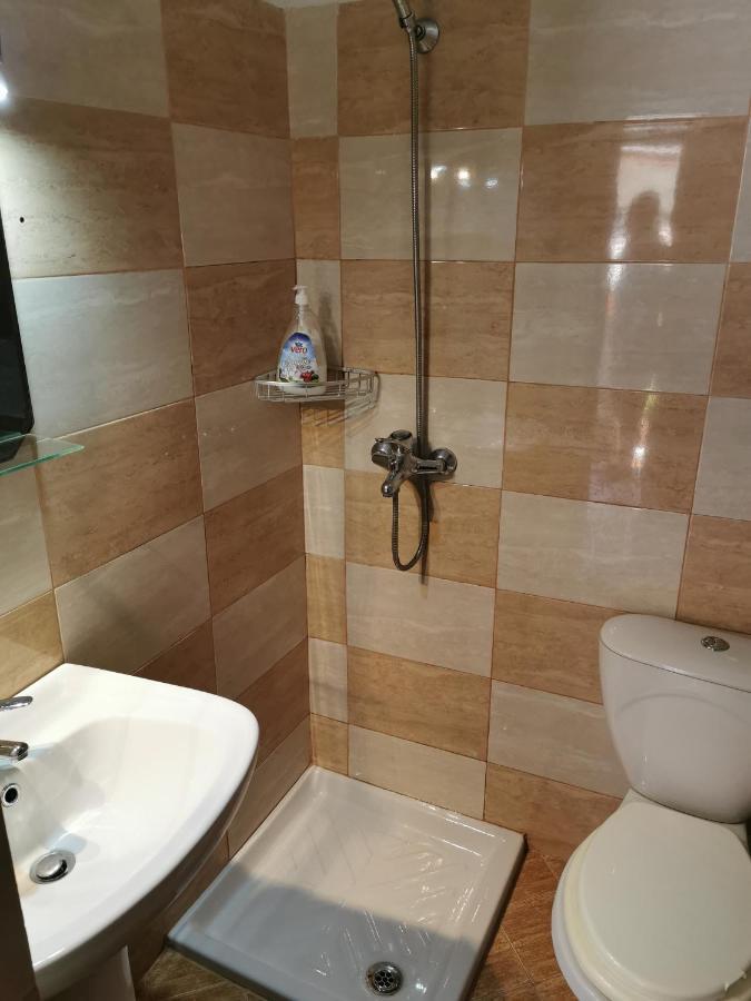 Tomor Shehu Guest House Берат Экстерьер фото